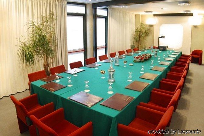 Pacific Hotel Airport Borgaro Torinese Facilidades foto